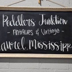 Peddlers Junktion - Inside sign