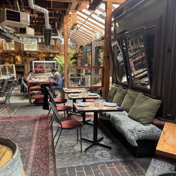 Il Terrazzo Ristorante - Italian Near Me - Victoria, British Columbia