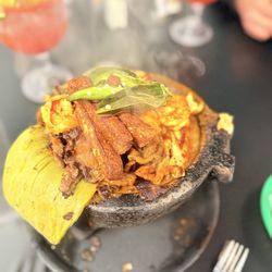Restaurant La Ceiba - Molcajete Mixto / Mixed Molcajete