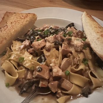 Everybody’s Brewing - Mushroom pasta - Breweries Near Me - Battle Ground, Washington Everybody’s Brewing - Mushroom pasta - Breweries Near Me - Battle Ground, Washington