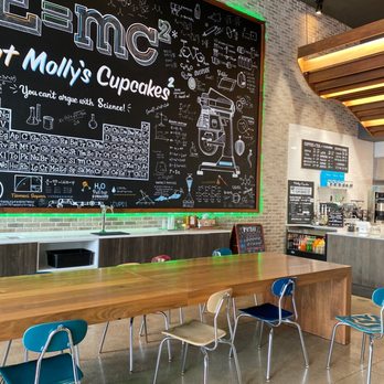Molly's Cupcakes - Inside - Cupcakes Near Me - Chicago, Illinois Molly's Cupcakes - Inside - Cupcakes Near Me - Chicago, Illinois
