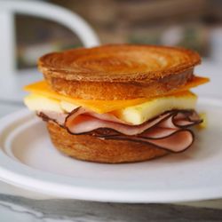 FS Coffee - Croissant breakfast sandwich