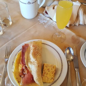 Hotel Avenida Palace - Delish breakfast with mimosas! - Hotels Near Me - Lisbon, 11