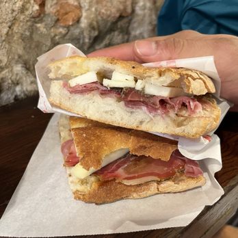 Vinaino Fiorenza - Fiorenza Sandwich - Italian Near Me - Florence, FI Vinaino Fiorenza - Fiorenza Sandwich - Italian Near Me - Florence, FI