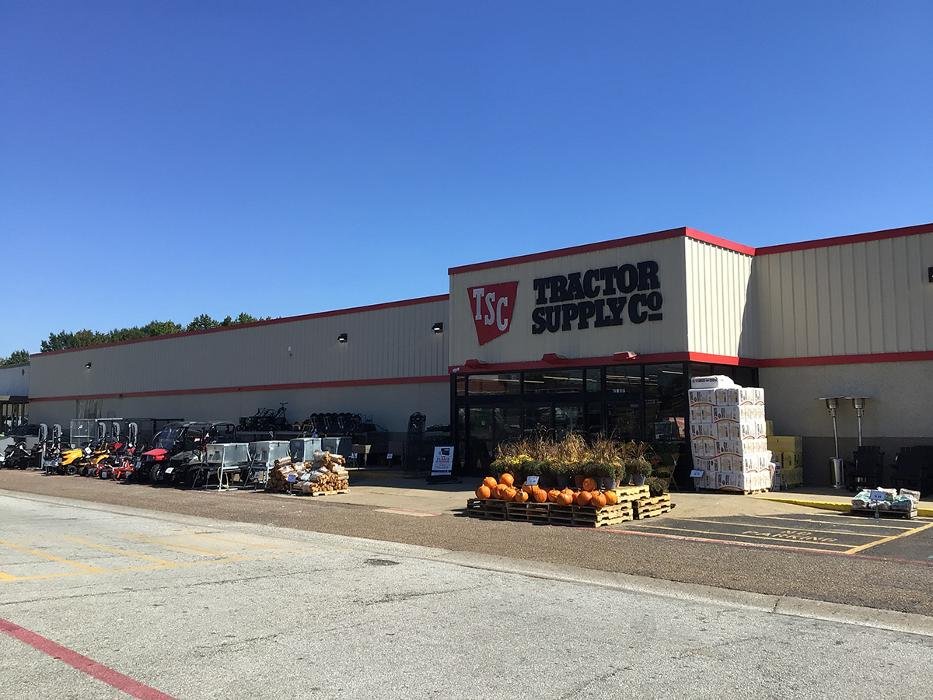TRACTOR SUPPLY 2307 Hwy 79 S, Henderson, Texas Department Stores