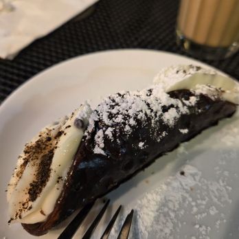 Cannoli King - Desserts Near Me - New York, New York