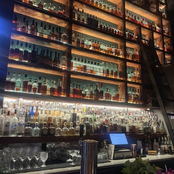 V Pizza + Julep - Magnificent Bar! - Chicken Wings Near Me - Ponte Vedra Beach, Florida V Pizza + Julep - Magnificent Bar! - Chicken Wings Near Me - Ponte Vedra Beach, Florida