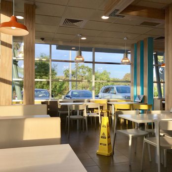 McDonald's - Inside of McDonald's! - Fast Food Near Me - El Paso De Robles, California