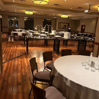 Pinstripes - The buffet line - Bowling Near Me - Oak Brook, Illinois
