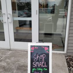 Pflutter - Such a cute storefront.