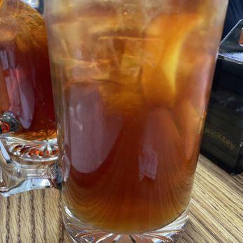 Marlene & Glen's Dead Fly Diner - Nice huge mugs of great ice tea! - Diners Near Me - Plymouth, California