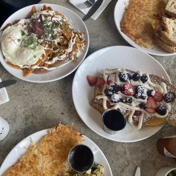 Cafe Topes - Cinnamon Roll French Toast Veggie Scramble Chilaquiles - Coffee & Tea Near Me - Carlsbad, California