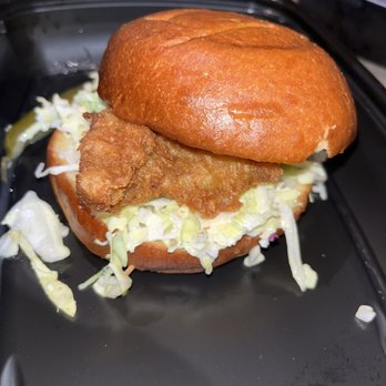 Yard House - Fish sandwich with slaw - New American Near Me - Honolulu, Hawaii Yard House - Fish sandwich with slaw - New American Near Me - Honolulu, Hawaii