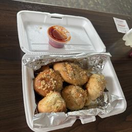Garlic knots Garlic knots