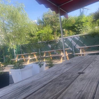 White Rose Hamburgers - Outdoor seating - Burgers Near Me - Highland Park, New Jersey