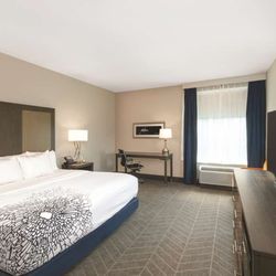 La Quinta by Wyndham Opelika Auburn - Guest room