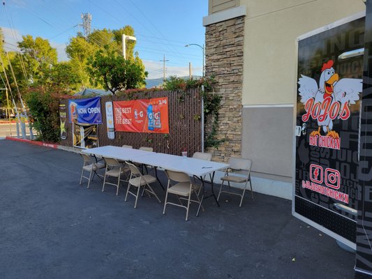 Jojo’s Hot Chicken by null