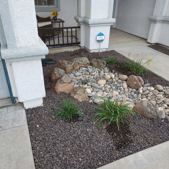 Complete Landscape - Front yard garden near entrance to house - Landscaping Near Me - Oakley, California Complete Landscape - Front yard garden near entrance to house - Landscaping Near Me - Oakley, California