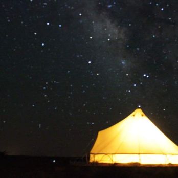 Shash Dine' Eco-Retreat - The sky at 3am. - Hotels Near Me - Page, Arizona Shash Dine' Eco-Retreat - The sky at 3am. - Hotels Near Me - Page, Arizona