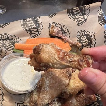 Willie's Grill & Icehouse - tiny wings but tastes good. Need them crispier - American Near Me - Kyle, Texas Willie's Grill & Icehouse - tiny wings but tastes good. Need them crispier - American Near Me - Kyle, Texas