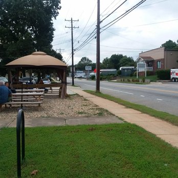 Slappy's Chicken - Outside tables - Chicken Shop Near Me - Winston-Salem, North Carolina Slappy's Chicken - Outside tables - Chicken Shop Near Me - Winston-Salem, North Carolina