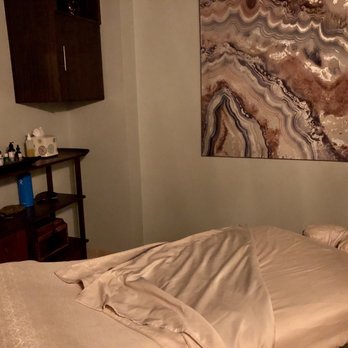 808 Wellness Spa - The massage room post massage. The scent of essential oils were so calming as well as the soothing music in the background. - Acupuncture Near Me - Kihei, Hawaii 808 Wellness Spa - The massage room post massage. The scent of essential oils were so calming as well as the soothing music in the background. - Acupuncture Near Me - Kihei, Hawaii