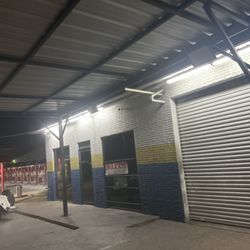 Big D Tires - The shop closed even though it's marked is open