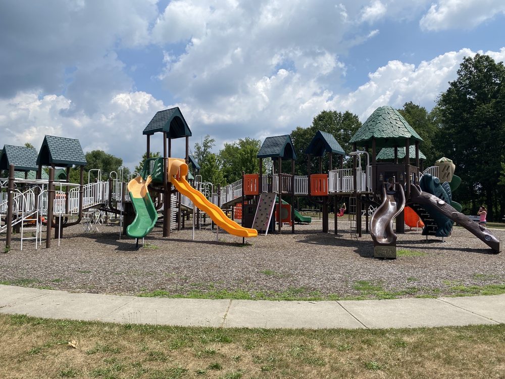 SEYMOUR LAKE TOWNSHIP PARK Updated July 2024 58 Photos 2795