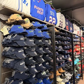 Lids - Sports Wear Near Me - San Francisco, California
