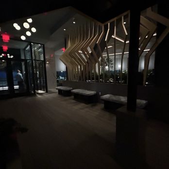 Moxies - New American Near Me - Boston, Massachusetts