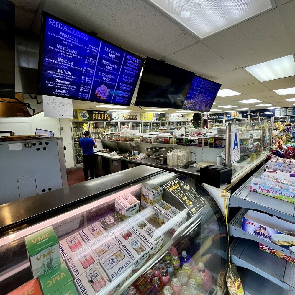 La Central Market - Deli counter - Convenience Stores Near Me - San Diego, California
