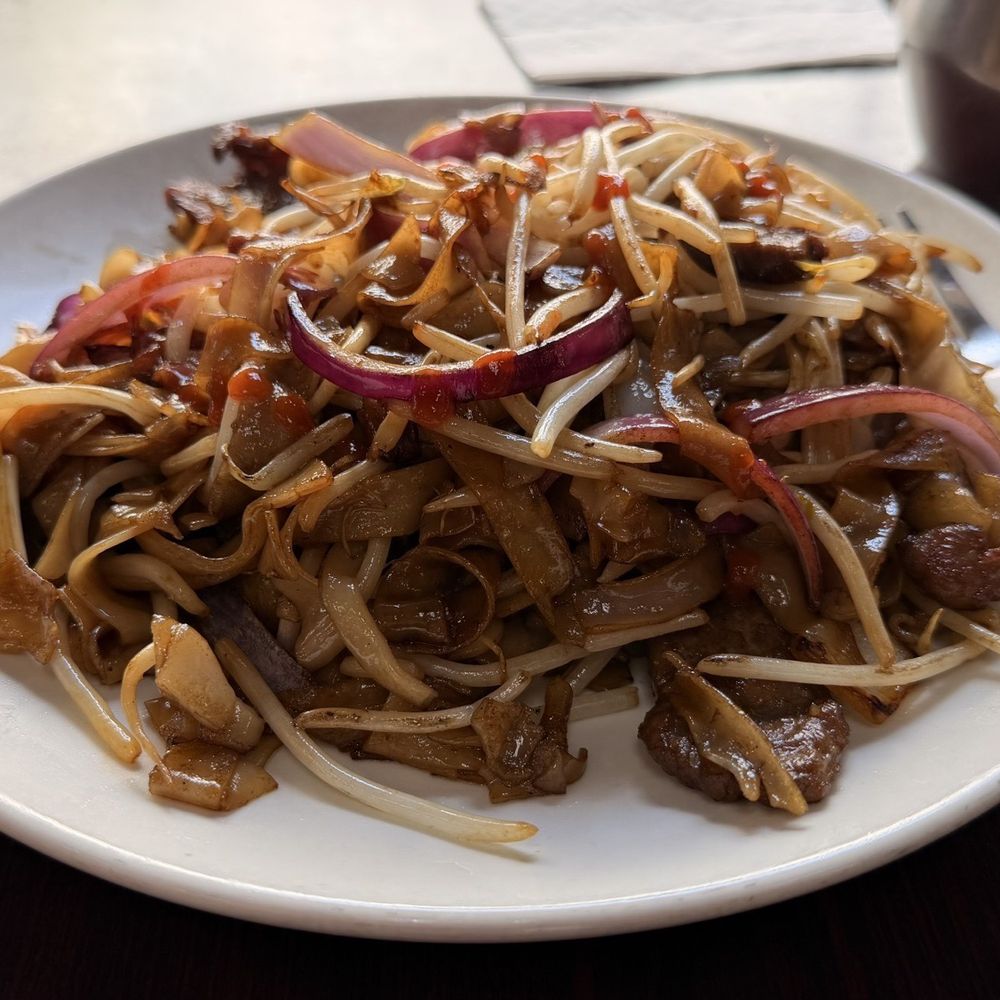 Ying Kee Restaurant - Beef Chow Fun - Cantonese Near Me - Oakland, California Ying Kee Restaurant - Beef Chow Fun - Cantonese Near Me - Oakland, California