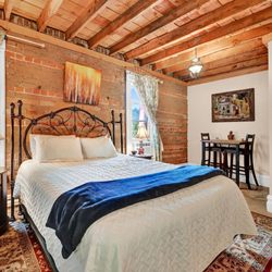 Valley House Inn