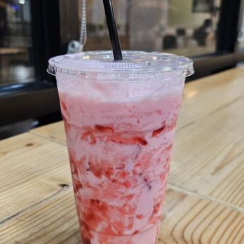 Break the Ice - Strawberry Milk Tea, no boba - Ice Cream & Frozen Yogurt Near Me - Riverside, California
