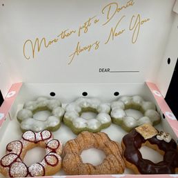 Another pic of a delicious 1/2 dozen from Mochinut - so good!