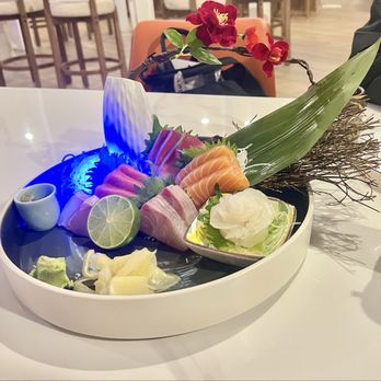 Ikura - Sashimi Deluxe - Sushi Bars Near Me - Rocklin, California