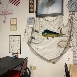 K & M Seafood Market and Grill