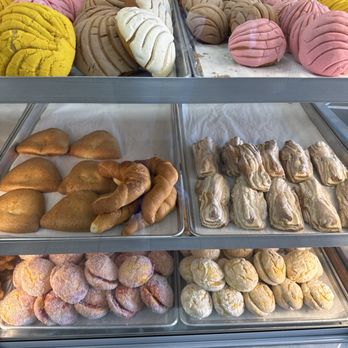 La Azteca Bakery - Conchas, yo-yos y mas - Bakeries Near Me - Santa Maria, California La Azteca Bakery - Conchas, yo-yos y mas - Bakeries Near Me - Santa Maria, California