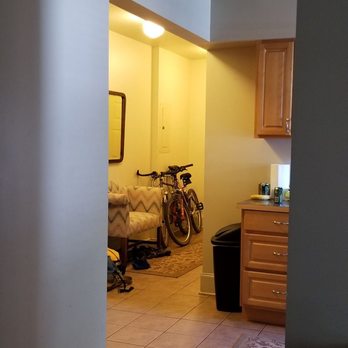 Hercules Inn - View from livingroom to entry.  Hallway entry large enough to store 2 bikes. - Hotels Near Me - Wallace, Idaho
