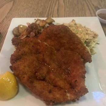 Max Bratwurst und Bier - Schnitzel/Bratkartoffel/Kasespatzle - German Near Me - Astoria, New York Max Bratwurst und Bier - Schnitzel/Bratkartoffel/Kasespatzle - German Near Me - Astoria, New York