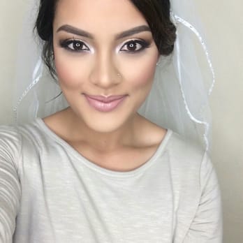 Trendy Yusufi - Smokey eye effect with gold brown and silver - Makeup Artists Near Me Trendy Yusufi - Smokey eye effect with gold brown and silver - Makeup Artists Near Me