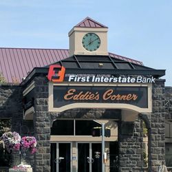 First Interstate Bank - Exterior image of First Interstate Bank in Bend, Oregon.
