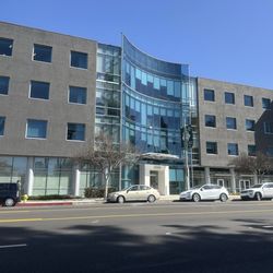 Facey Medical Group - Tarzana
