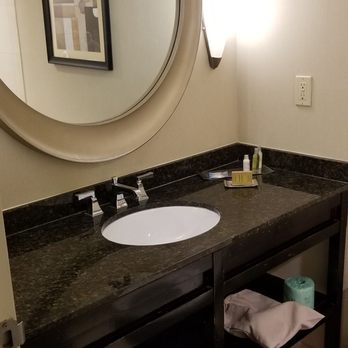 DoubleTree by Hilton Hotel Downtown Wilmington - Legal District - Bathroom vanity - Hotels Near Me - Wilmington, Delaware DoubleTree by Hilton Hotel Downtown Wilmington - Legal District - Bathroom vanity - Hotels Near Me - Wilmington, Delaware