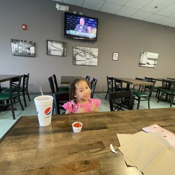 Skinny Pete's - Two thumbs up - Chicken Wings Near Me - Brunswick, Georgia