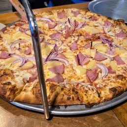 Hawaiian with red onions