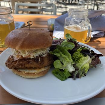 Kivelstadt Cellars & Winegarden - Fried chicken sando Yum - Wine Tasting Room Near Me - Sonoma, California
