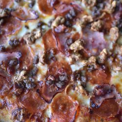 Louie's Pizza