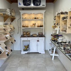 The Fluffy Butt Hut Bakery
