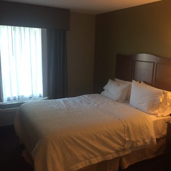 Hampton Inn & Suites Marshalltown - Great room - Hotels Near Me - Marshalltown, Iowa